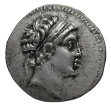 Деметрий II Никатор obv