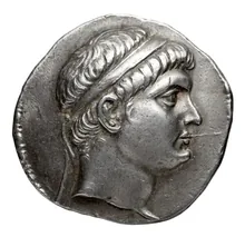 Деметрий II Никатор obv