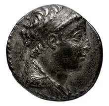 Деметрий II Никатор obv
