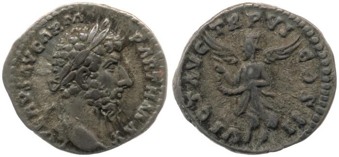 реверс RIC III Marcus Aurelius 553