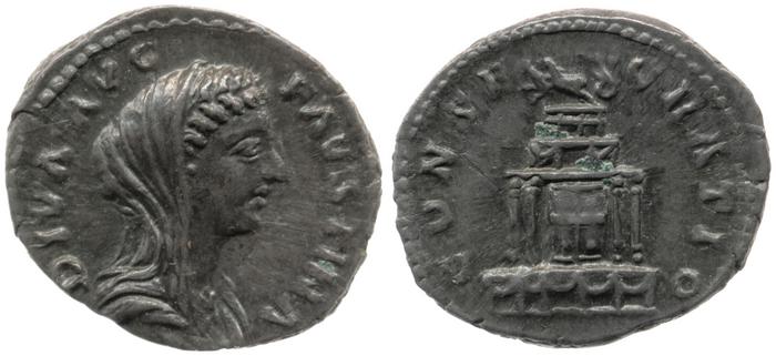 реверс RIC III Marcus Aurelius 747
