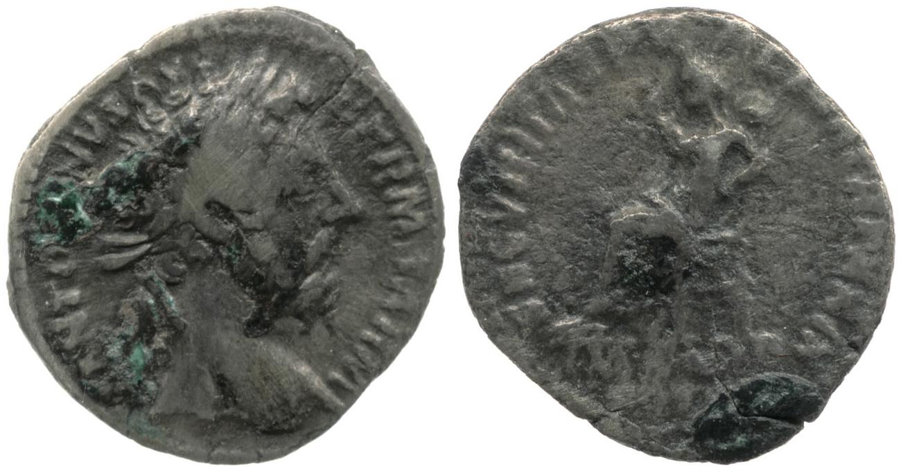 аверс RIC III Marcus Aurelius 325