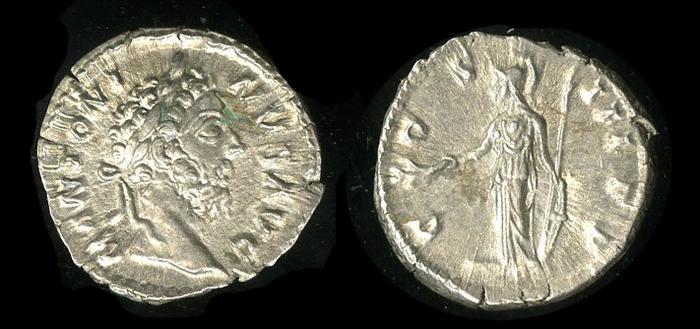 реверс RIC III Marcus Aurelius 413