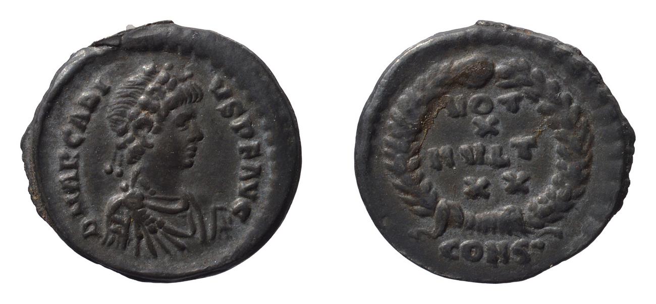 аверс RIC IX Constantinople 77E