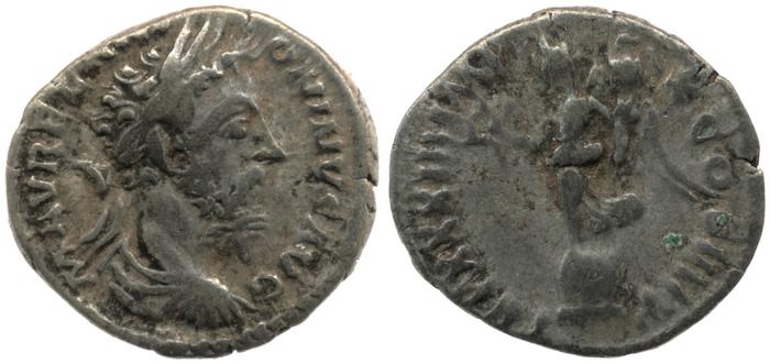 реверс RIC III Marcus Aurelius 404