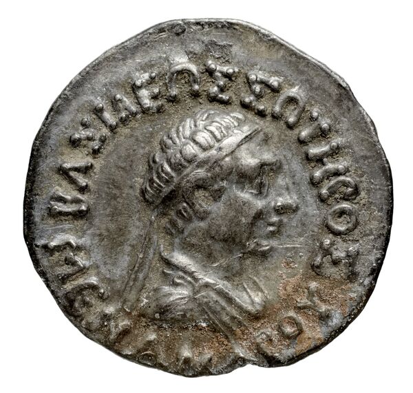 Bactrian and Indo-Greek Coinage Menander I 13.19, аверс, bnf-bigr