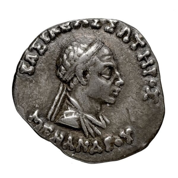 Bactrian and Indo-Greek Coinage Menander I 13.17, аверс, bnf-bigr