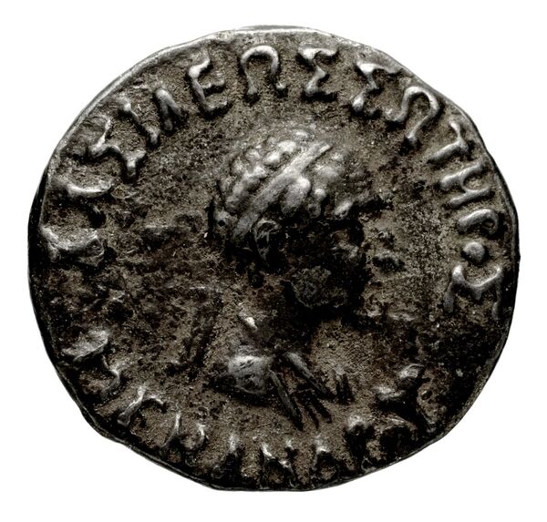 Bactrian and Indo-Greek Coinage Menander I 13.10, аверс, bnf-bigr