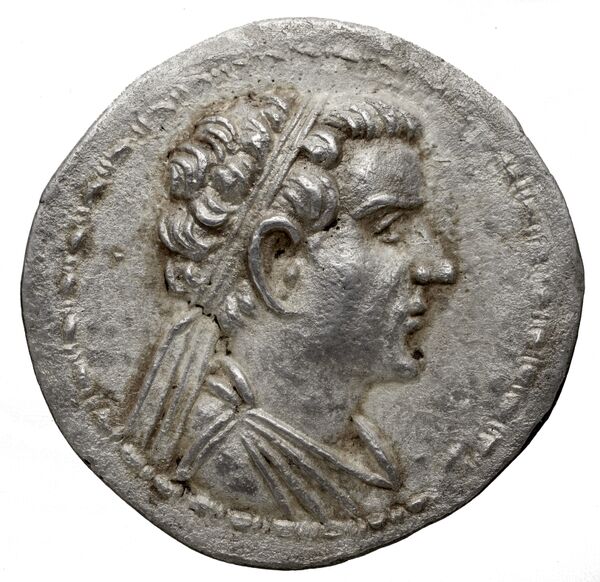 Bactrian and Indo-Greek Coinage Eucratides II 1.18, аверс, bnf-bigr