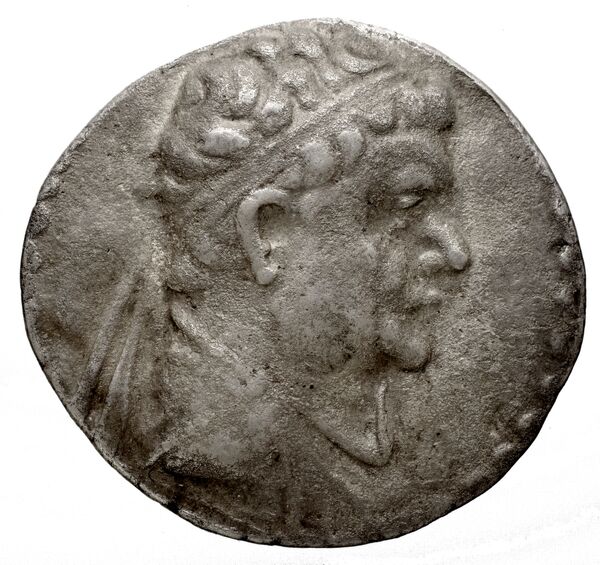 аверс Bactrian and Indo-Greek Coinage Heliocles I 1.12