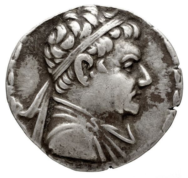 Bactrian and Indo-Greek Coinage Heliocles I 1.2, аверс, bnf-bigr