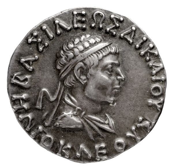 Bactrian and Indo-Greek Coinage Heliocles II 1.1, аверс, bnf-bigr