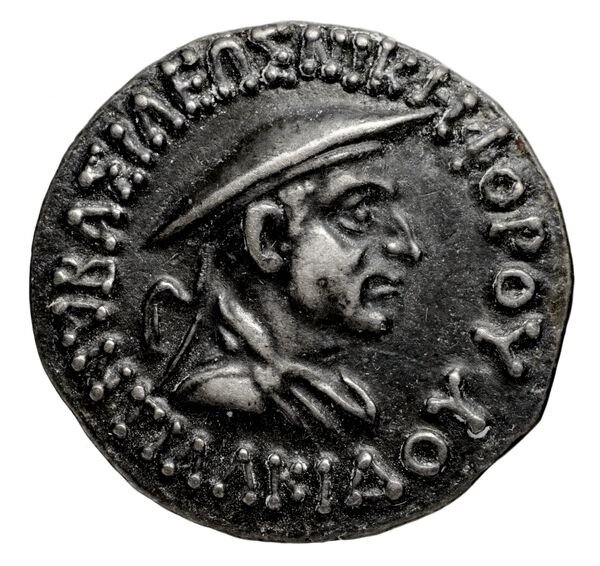 Bactrian and Indo-Greek Coinage Antialcidas 19.1, аверс, bnf-bigr