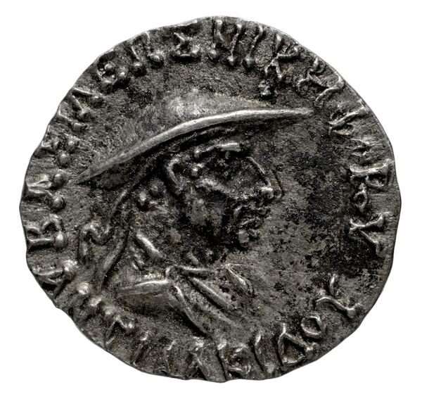Bactrian and Indo-Greek Coinage Antialcidas 18.4, аверс, bnf-bigr