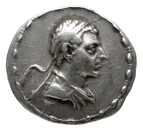 Bactrian and Indo-Greek Coinage Antialcidas 1.1, аверс, bnf-bigr