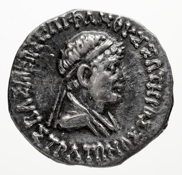 Bactrian and Indo-Greek Coinage Strato I 31.3, аверс, bnf-bigr