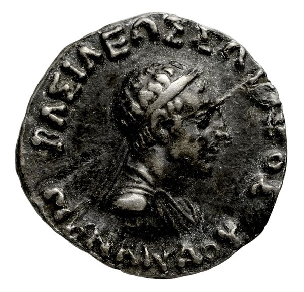 Bactrian and Indo-Greek Coinage Menander I 13.19, аверс, bnf-bigr