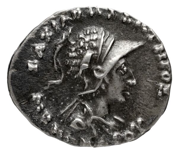 Bactrian and Indo-Greek Coinage Menander I 14.7, аверс, bnf-bigr