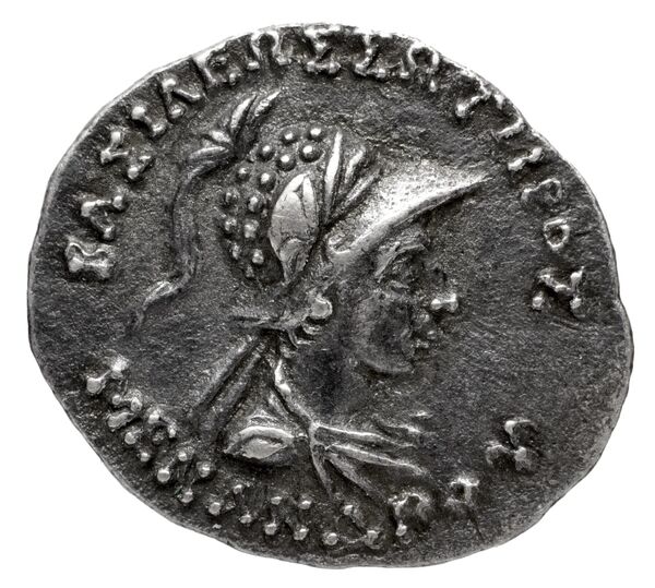 Bactrian and Indo-Greek Coinage Menander I 14.7, аверс, bnf-bigr