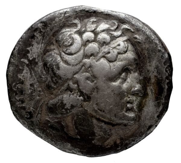 Coins of the Ptolemaic Empire Vol. I, Part 1, no. 946, аверс, bnf-hrc