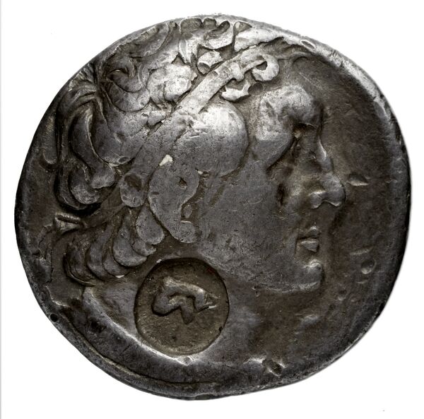 Coins of the Ptolemaic Empire Vol. I, Part 1, no. 523, аверс, bnf-hrc