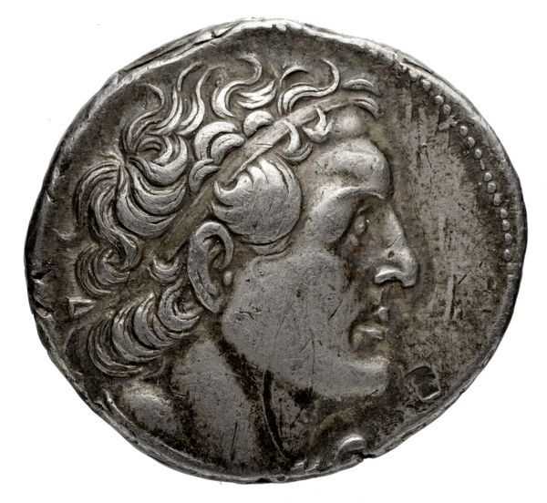 Coins of the Ptolemaic Empire Vol. I, Part 1, no. 520, аверс, bnf-hrc