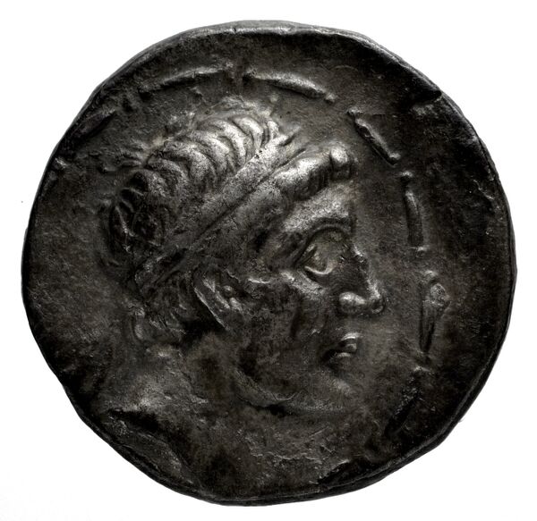 Деметрий II Никатор obv