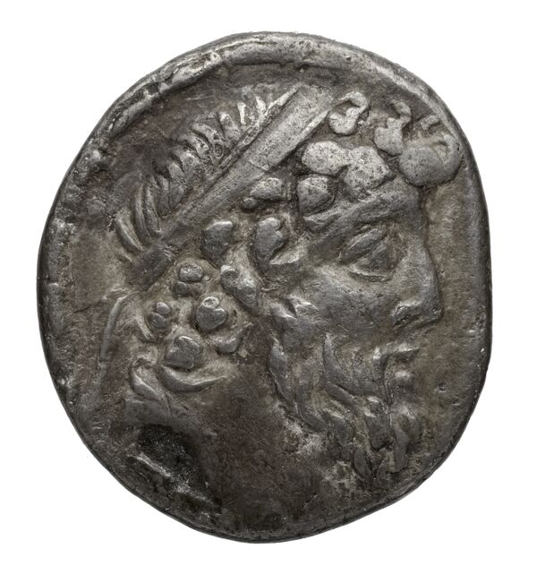 Деметрий II Никатор obv