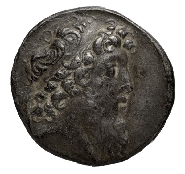 Деметрий II Никатор obv