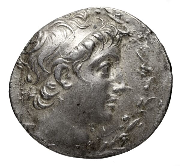 Деметрий II Никатор obv