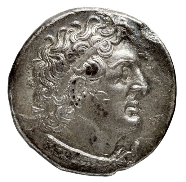 Coins of the Ptolemaic Empire Vol. I, Part 1, no. 442, obverse, bnf-hrc