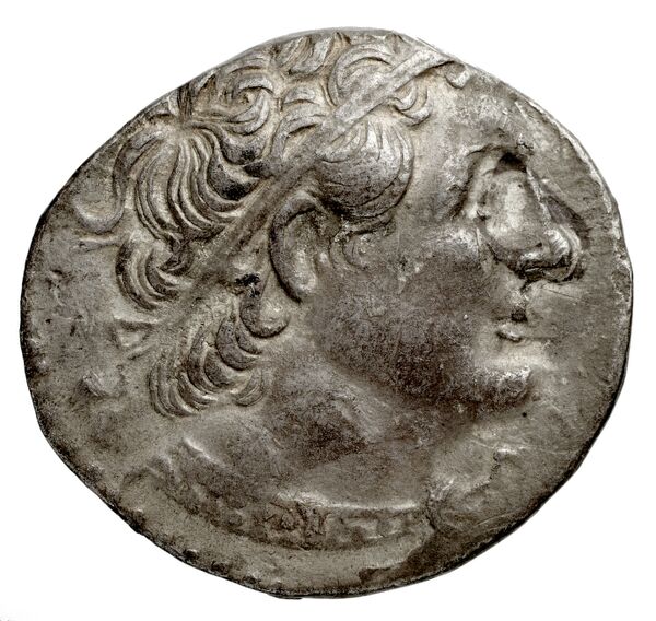Coins of the Ptolemaic Empire Vol. I, Part 1, no. 643, аверс, bnf-hrc