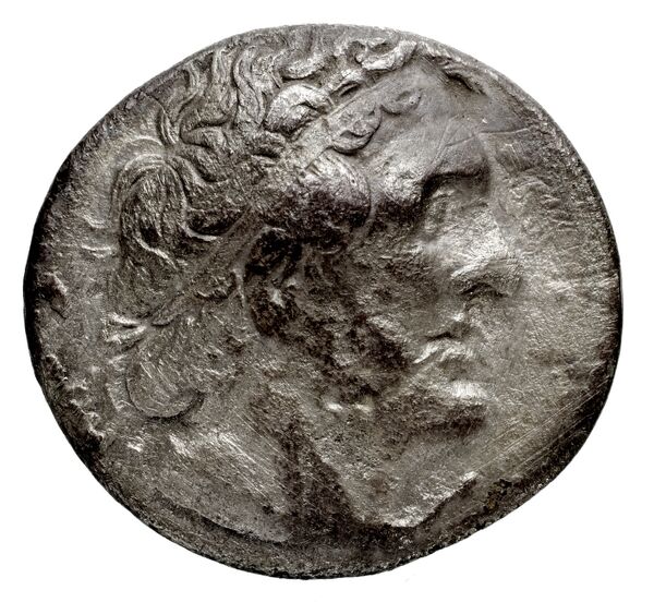 Coins of the Ptolemaic Empire Vol. I, Part 1, no. 142, obverse, bnf-hrc