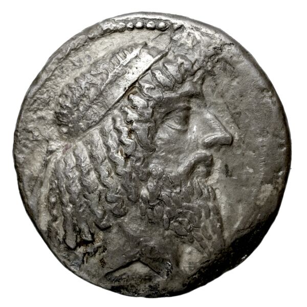 Attambelus I of Characene Charax Spasinou BMC Characene pl. 55, 10-14, аверс, bnf-iris