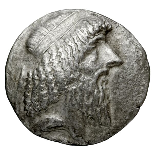 Attambelus I of Characene Charax Spasinou BMC Characene pl. 55, 10-14, аверс, bnf-iris