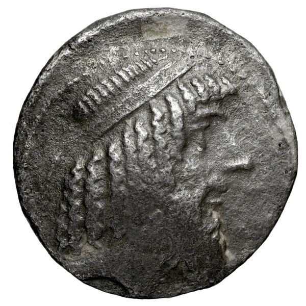 Attambelus I of Characene Charax Spasinou BMC Characene pl. 55, 10-14, аверс, bnf-iris