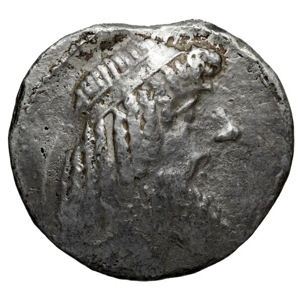 Attambelus I of Characene Charax Spasinou BMC Characene pl. 55, 10-14, аверс, bnf-iris