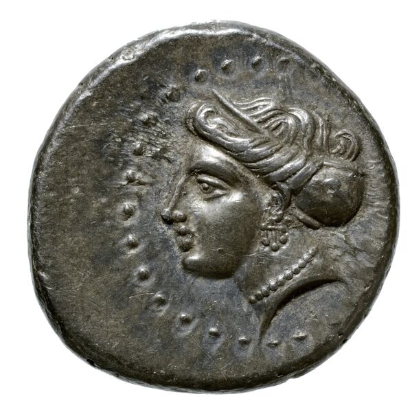 Sinope Waddington 1925 30, obverse, bnf-iris
