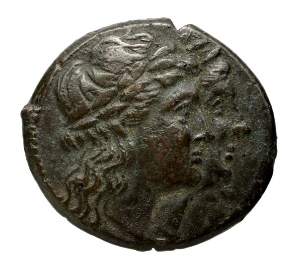 Rhegium Historia Numorum Italy 2550, аверс, bnf-iris