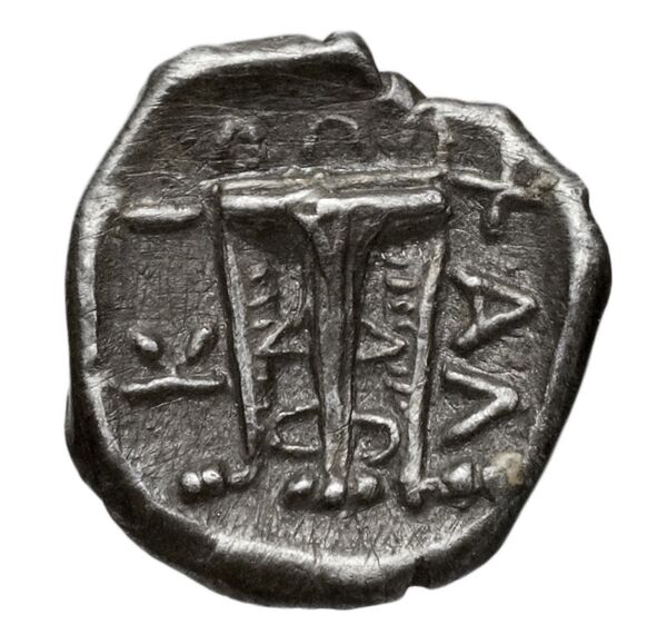 Chalcidian League Olynthus Robinson /Clement 1938 Group A-M, tetradrachms and tetrobols, реверс, bnf-iris