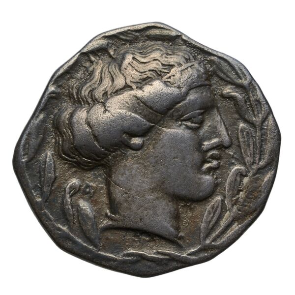 аверс Terina Historia Numorum Italy 2585-2595