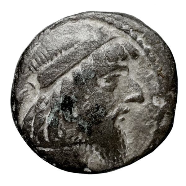 Attambelus II of Characene Charax Spasinou BMC Characene pl. 43, 4-6, аверс, bnf-iris