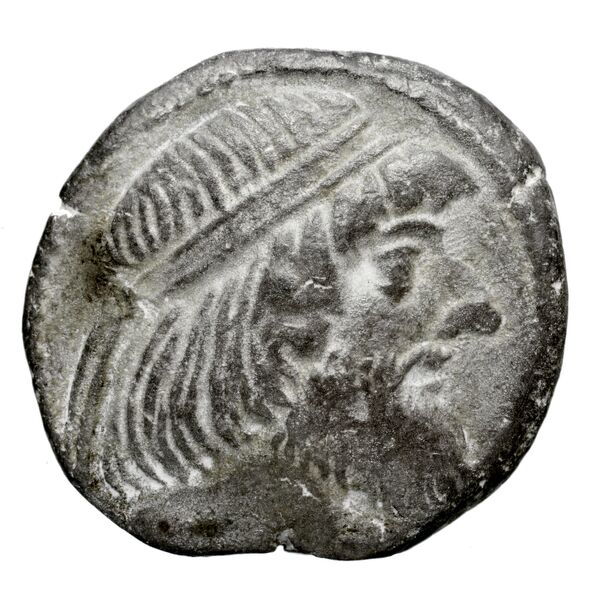 Attambelus II of Characene Charax Spasinou BMC Characene pl. 43, 4-6, аверс, bnf-iris