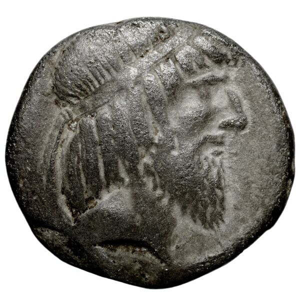 Attambelus II of Characene Charax Spasinou BMC Characene pl. 43, 4-6, аверс, bnf-iris