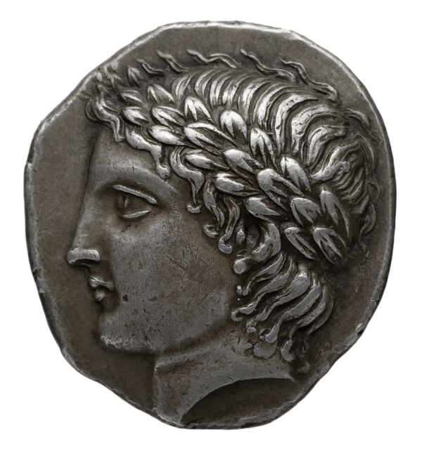 Chalcidian League Olynthus Robinson /Clement 1938 Group A-M, tetradrachms and tetrobols, аверс, bnf-iris