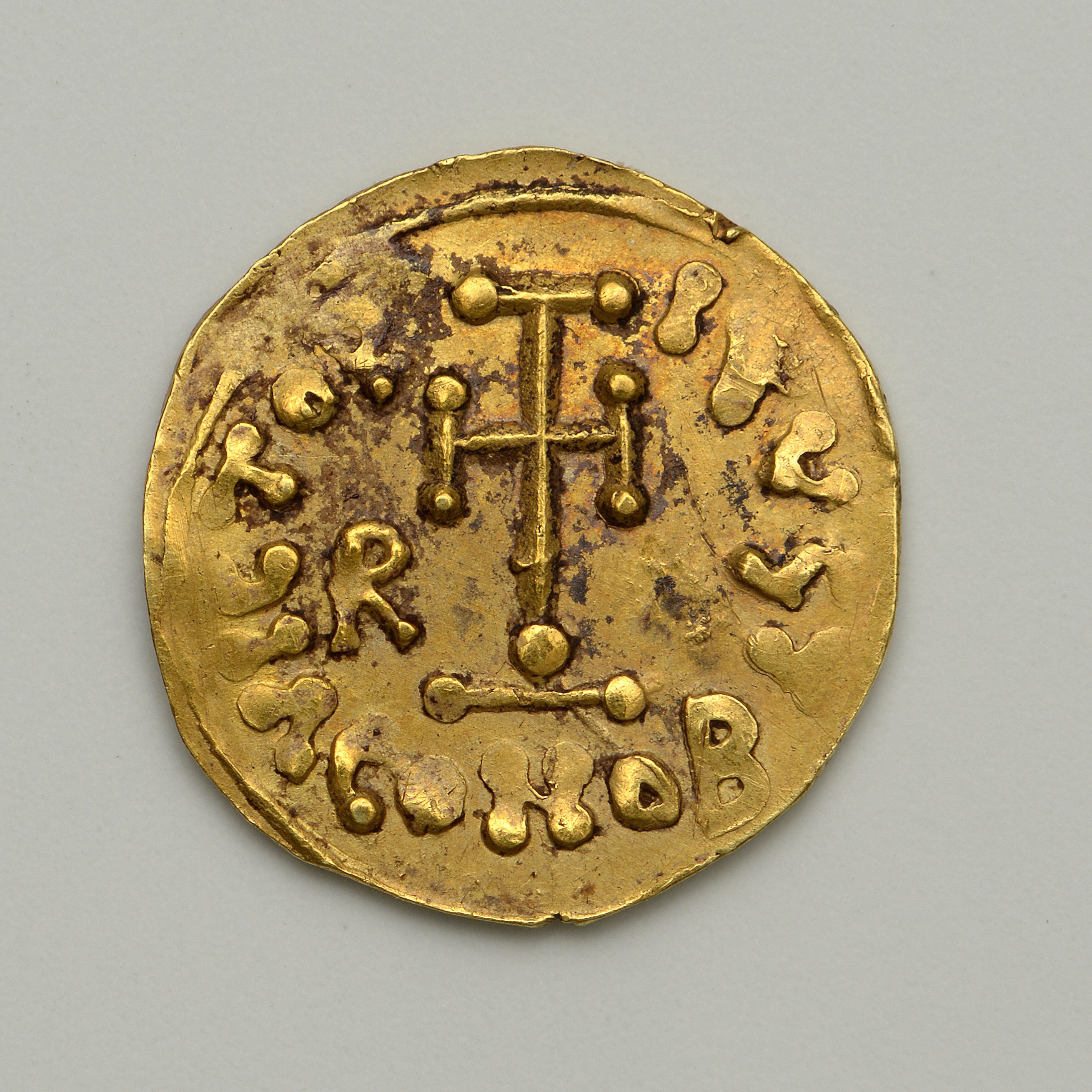 реверс Romuald II — Tremissis (Benevento, 706)