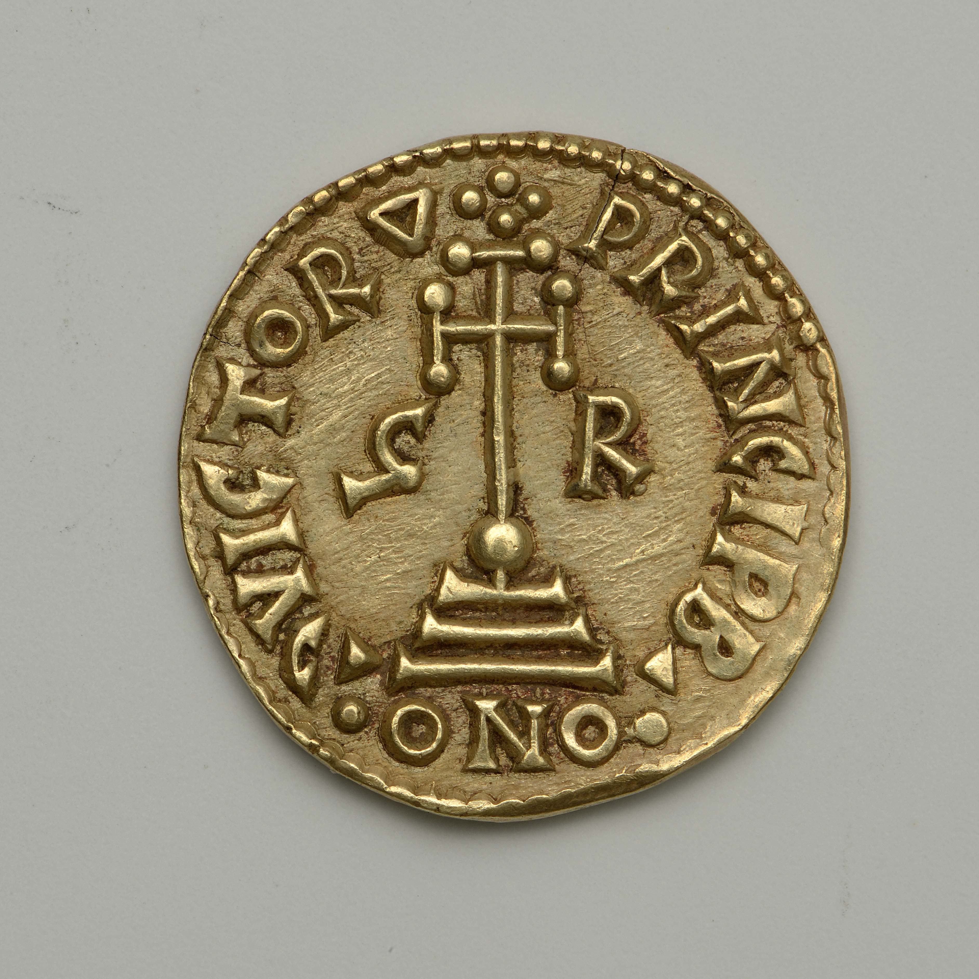реверс Grimoald — Solidus (Benevento, 792)