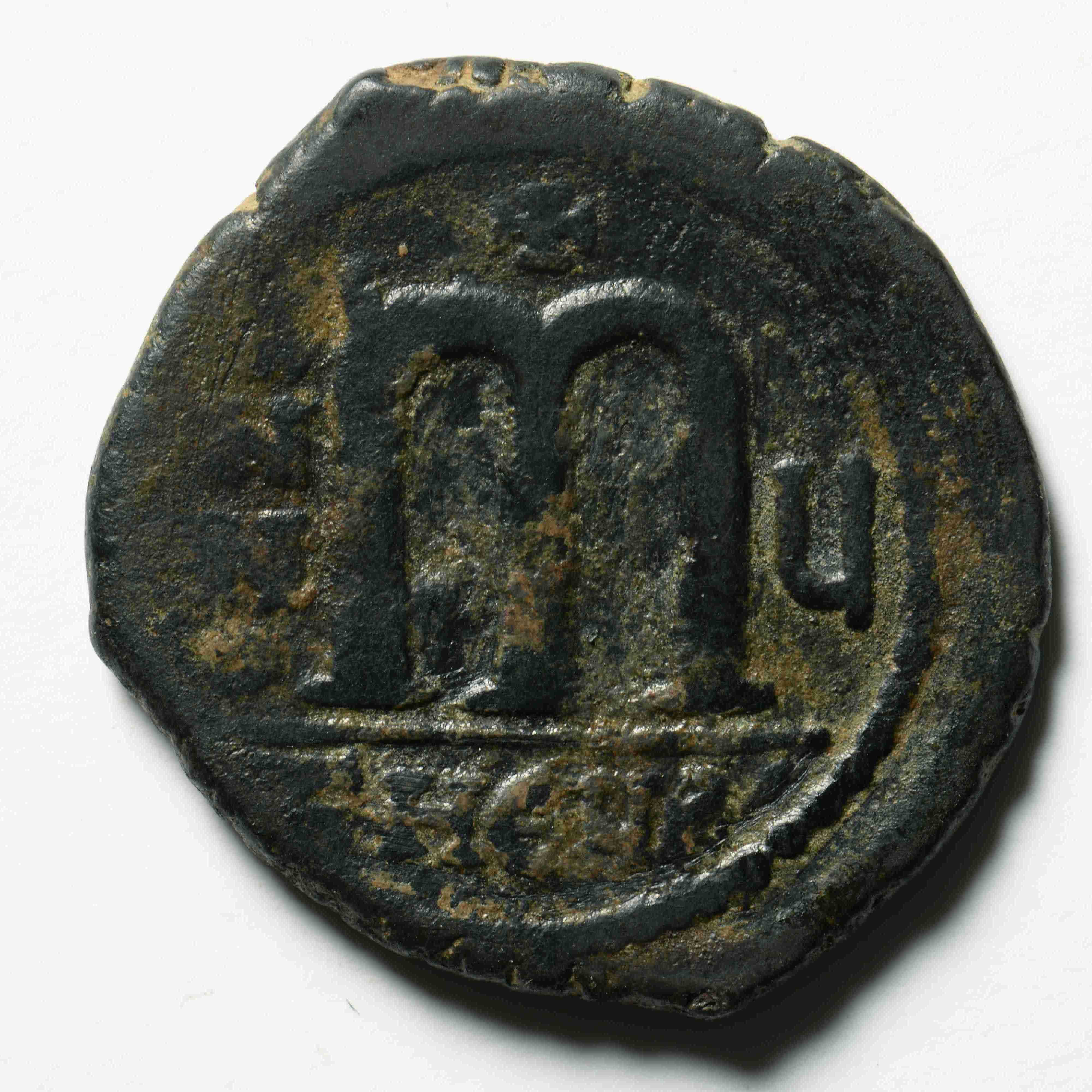 реверс Tiberios II Constantine — Follis (Antioch, 579)