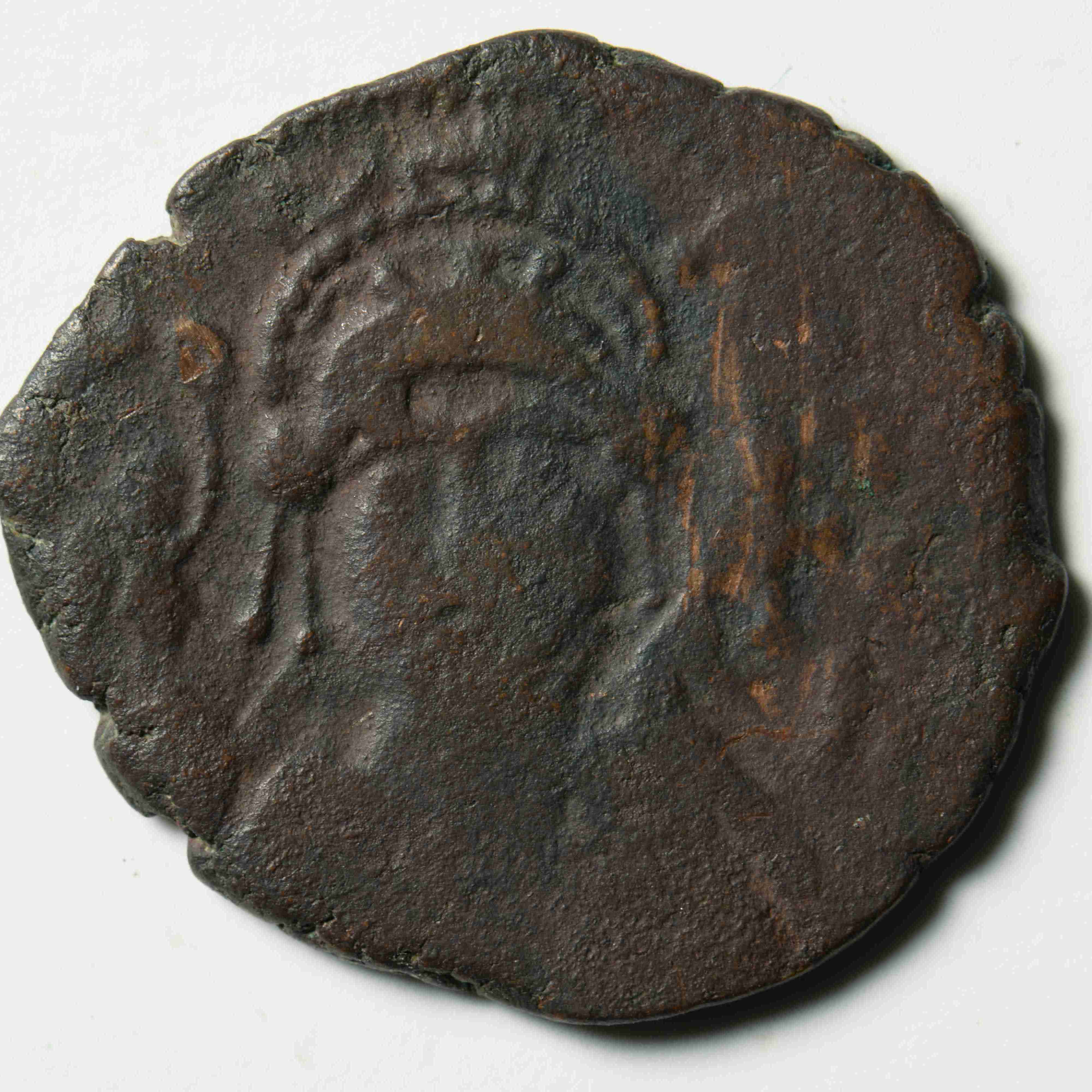 аверс Justin II — Half Follis (Antioch, 566–567)