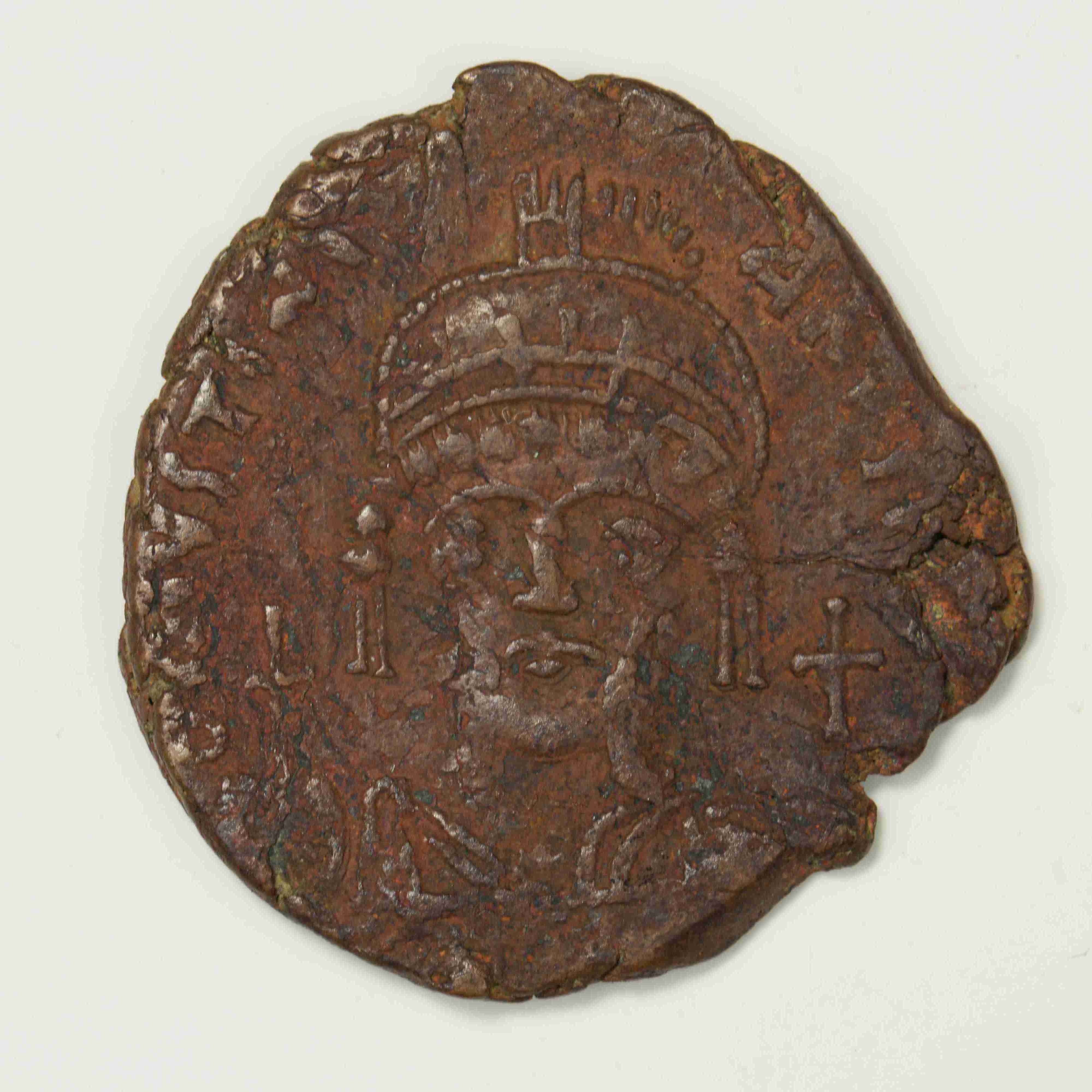 Justinian I — Follis (Constantinople, 558–559), аверс, do_byzant